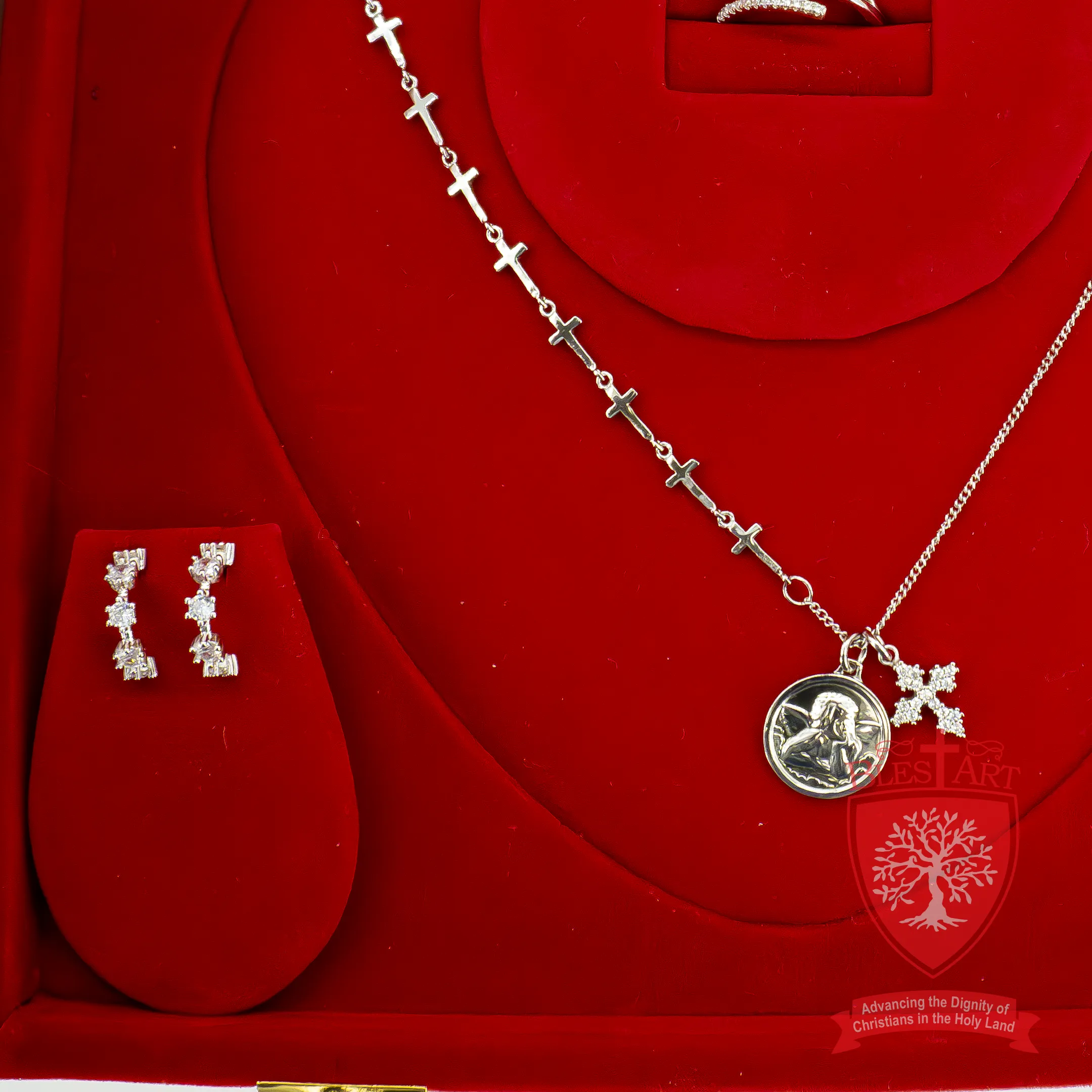 Angelic Radiance: Silver-Plated High-End Jewelry Set with Pearls and Gems