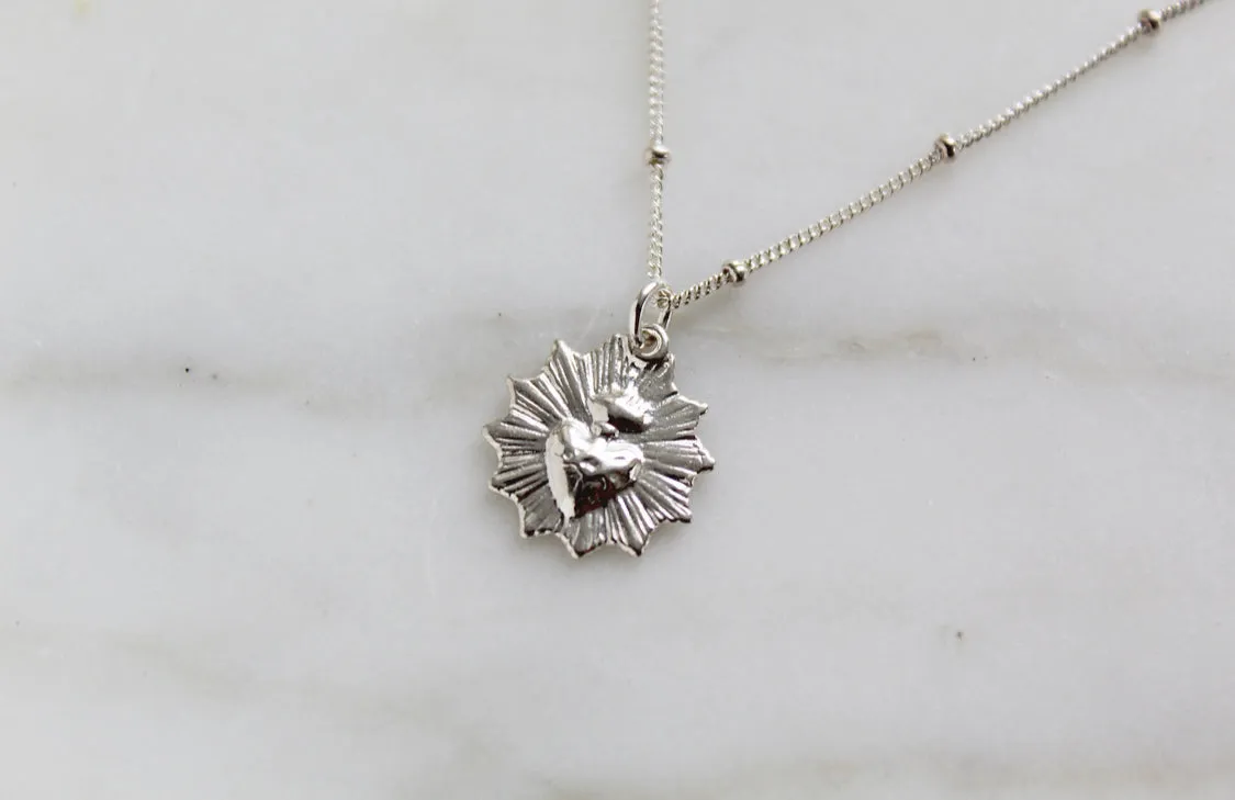 Scalloped Sacred Heart necklace in 925 Sterling Silver